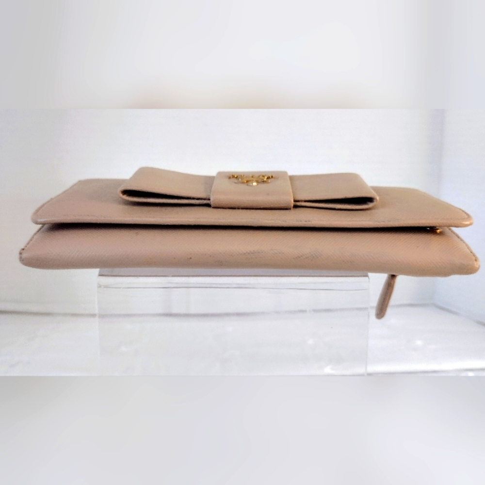 Prada Beige Leather Bow Wallet - Picture 6 of 10